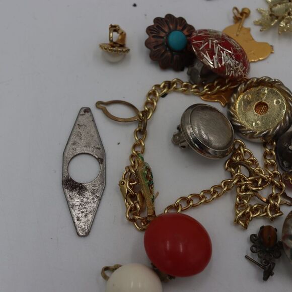Vintage Mixed Costume Jewelry DIY Repair Lot +Box - Picture 8 of 10
